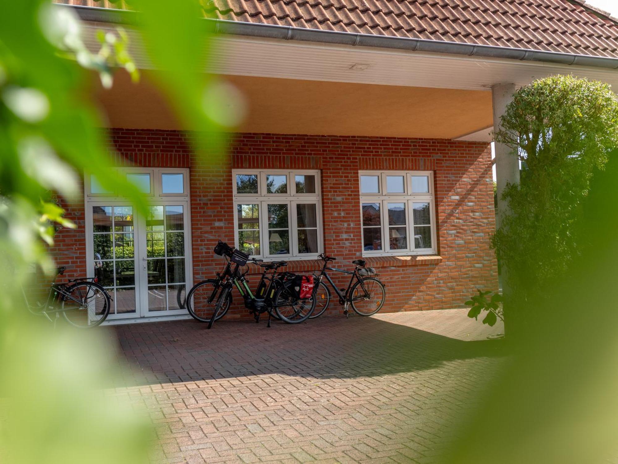 Hotel Osterkrug Husum  Exterior photo